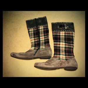plaid suede boots 👢